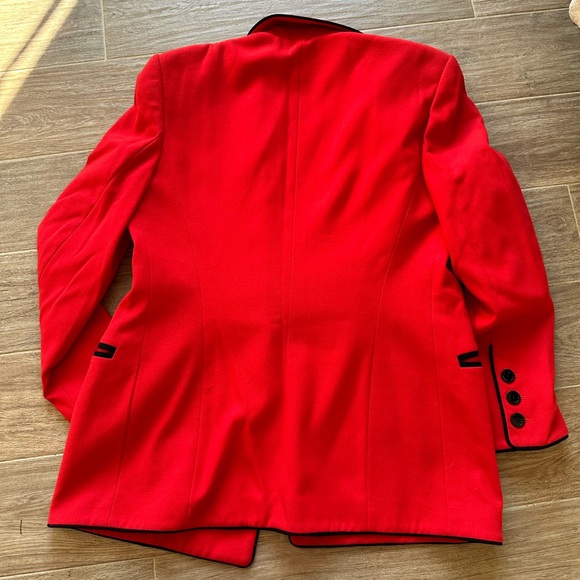 Vintage ESCADA Structurex Red and Black Oversized Blazer - Picture 4 of 8